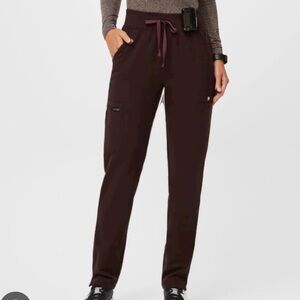 FIGS scrub high waisted Yola skinny pants - Espresso medium